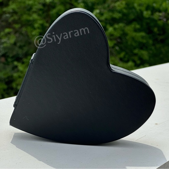 Yves saint Laurent Heart-Shaped clutch/ bag/ purse - Picture 2 of 4